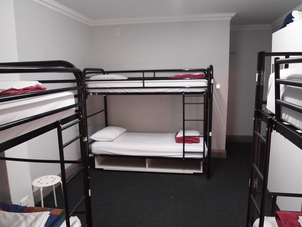 The Emperors Crown Hostel Perth Kamer foto