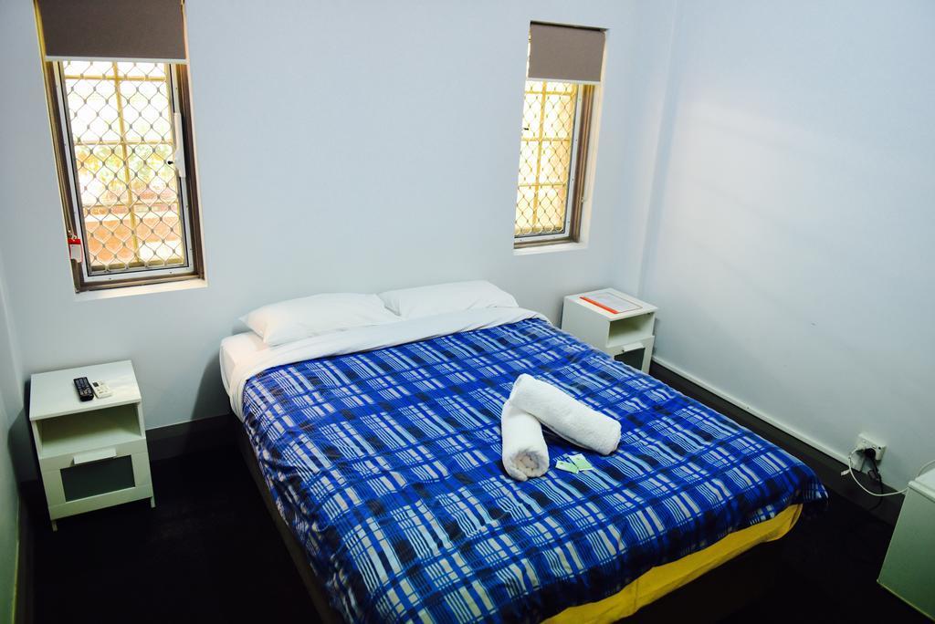 The Emperors Crown Hostel Perth Buitenkant foto