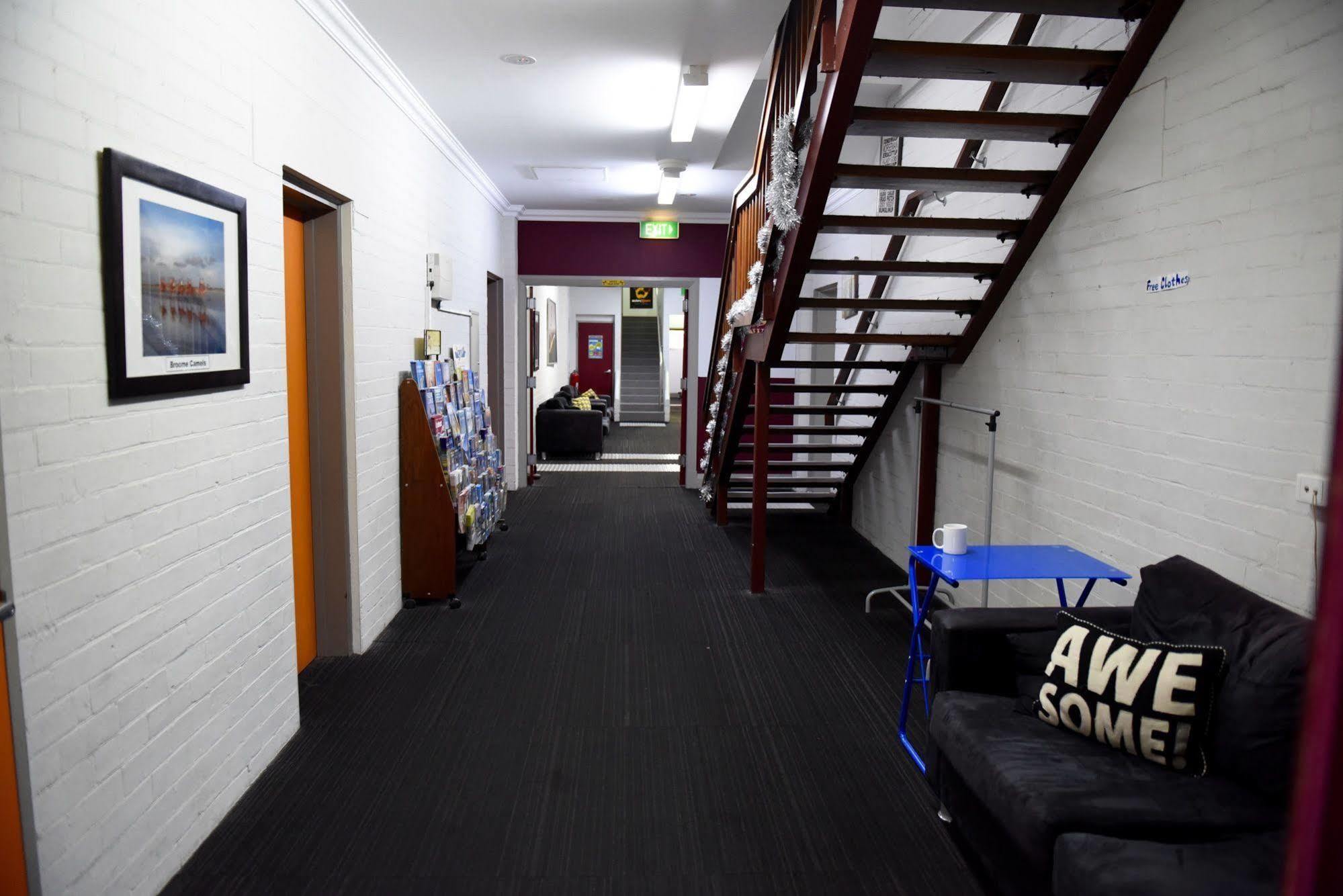 The Emperors Crown Hostel Perth Buitenkant foto